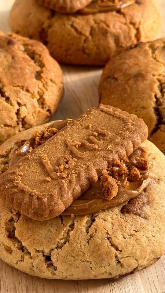 Lotus Biscoff Cookie by Delice Bakes